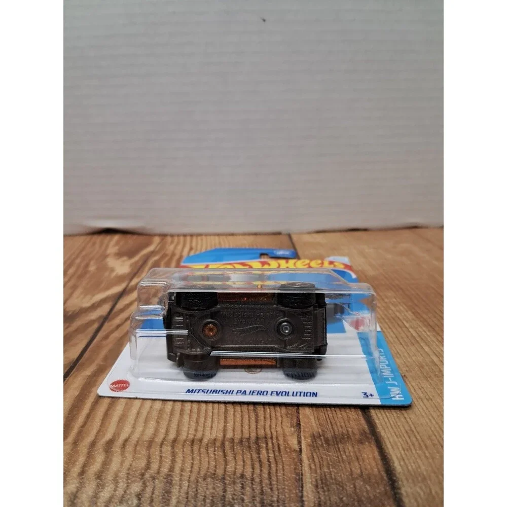 Hotwheels SUPER TREASURE HUNT  Mitsubishi Pajero Evolution HW J-Imports 8/10